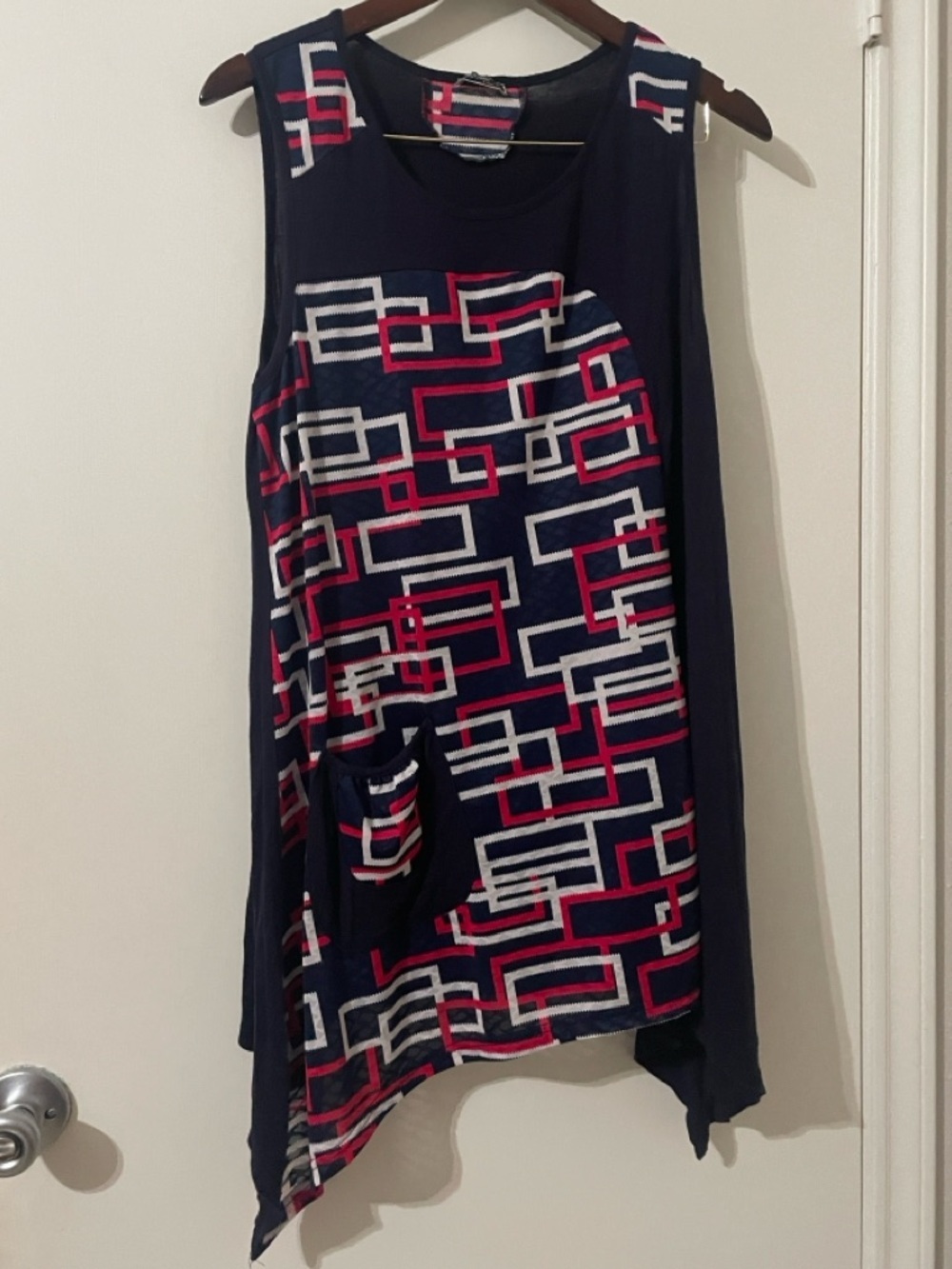 Aster by Firmiana Geometric Print Asymmetrical Sharkbite Hem Tunic Top XL